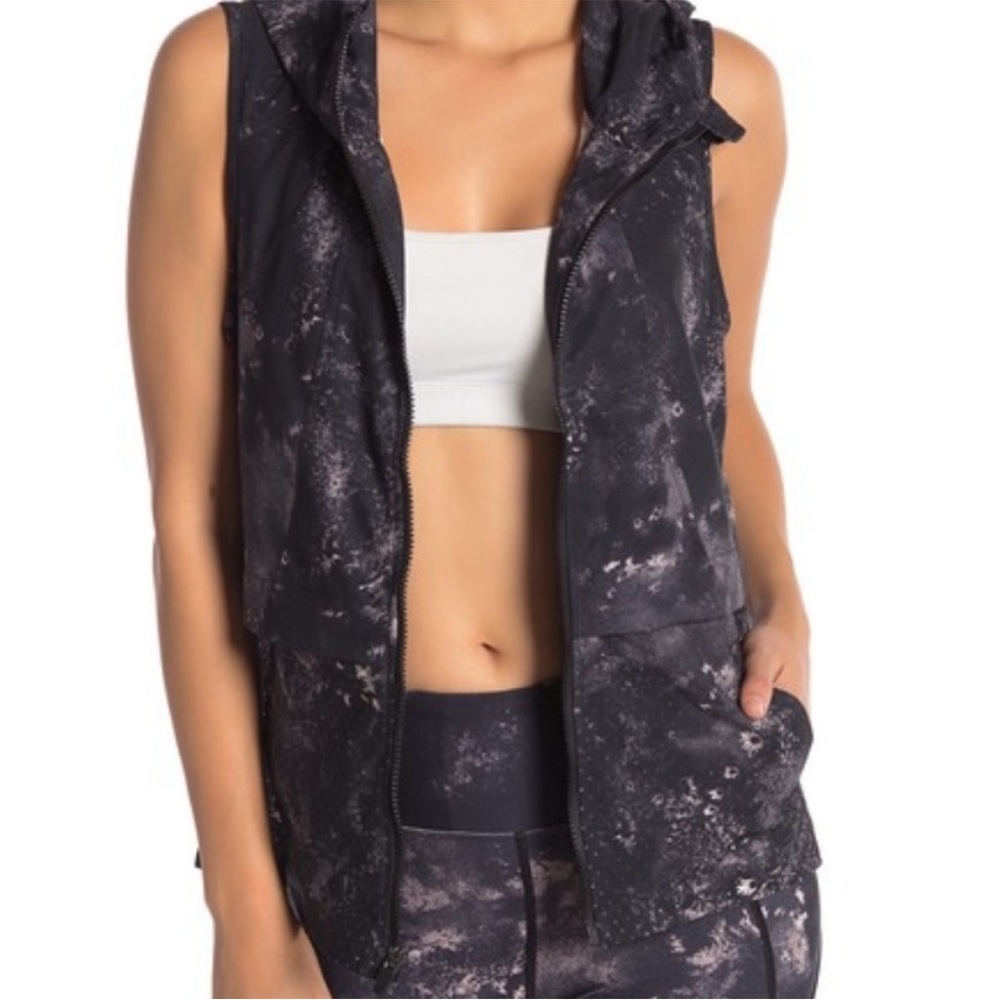 Nanette Lepore Activewear Sleeveless Hooded Vest Medium Futuristic Sporty